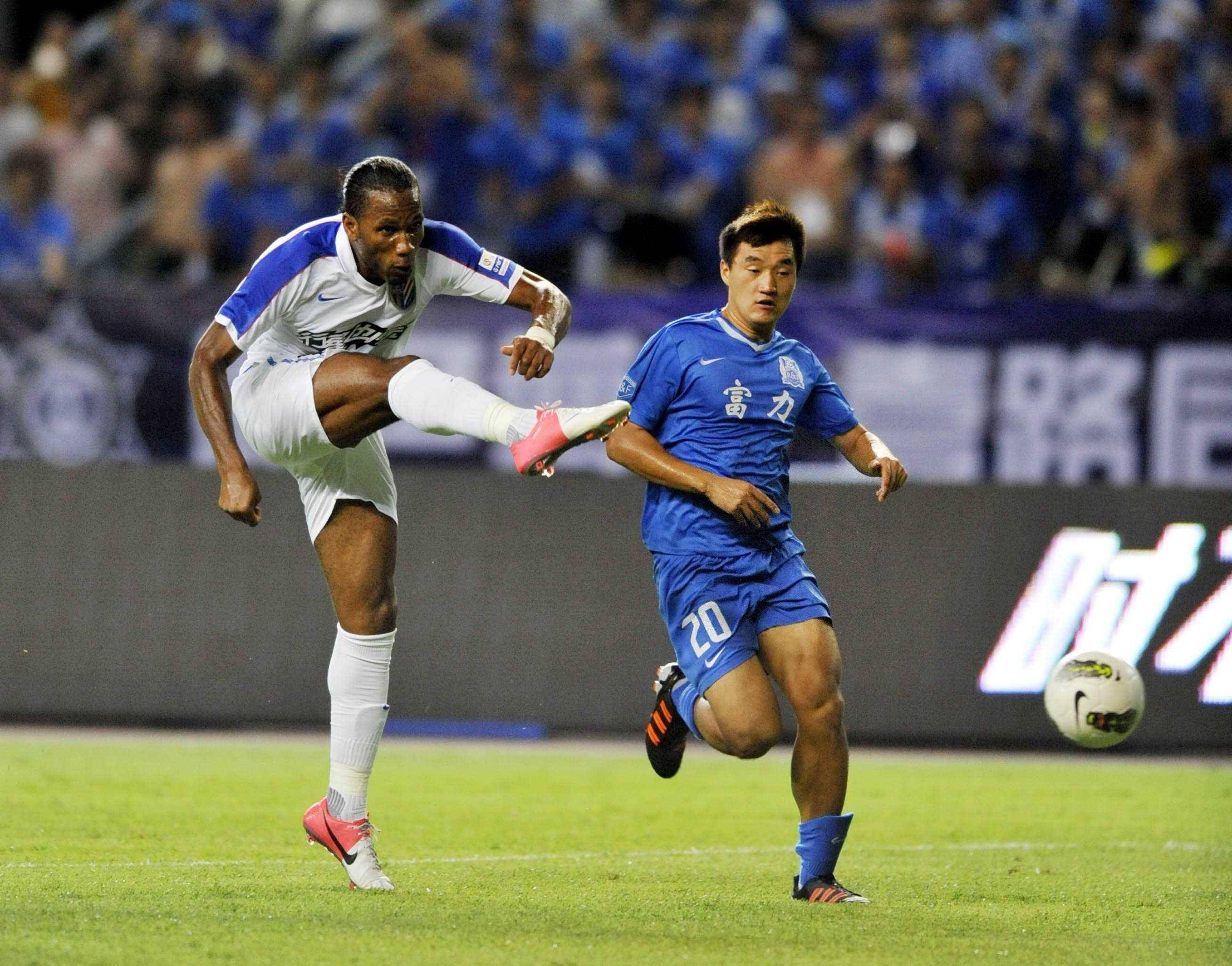 德罗巴重返赛场，出色防守首场状态出色，切尔西观众沸腾！-爱游戏